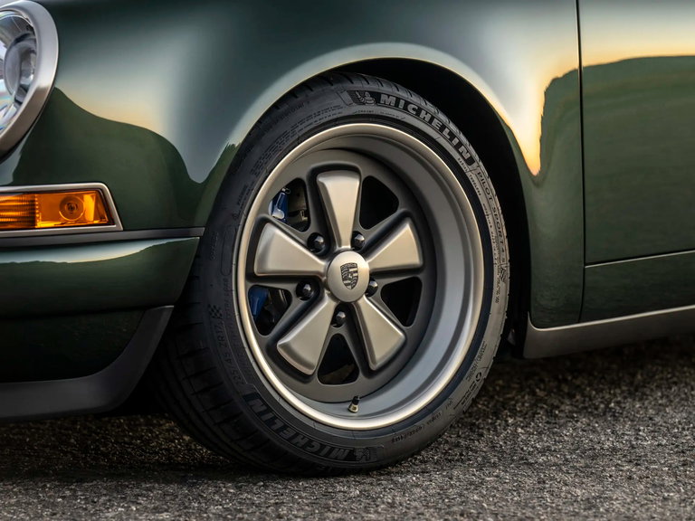 Porsche 911 Reimagined by Singer