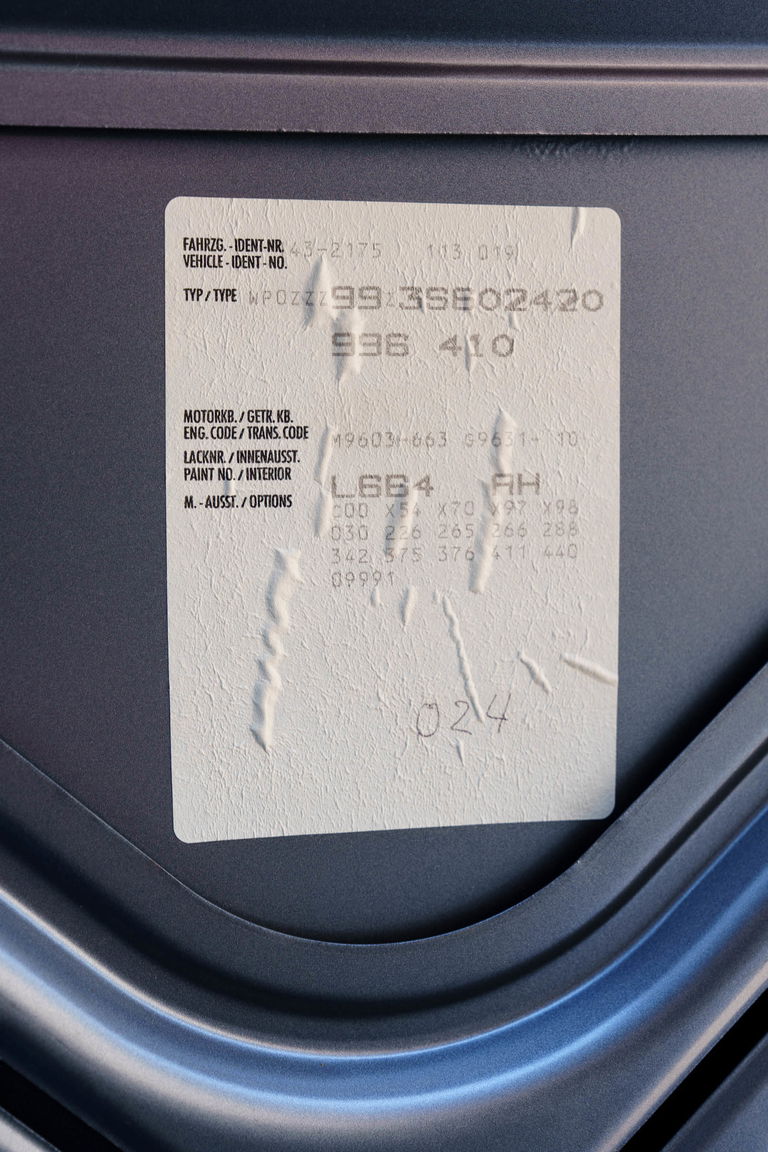 Porsche 996 Carrera 4