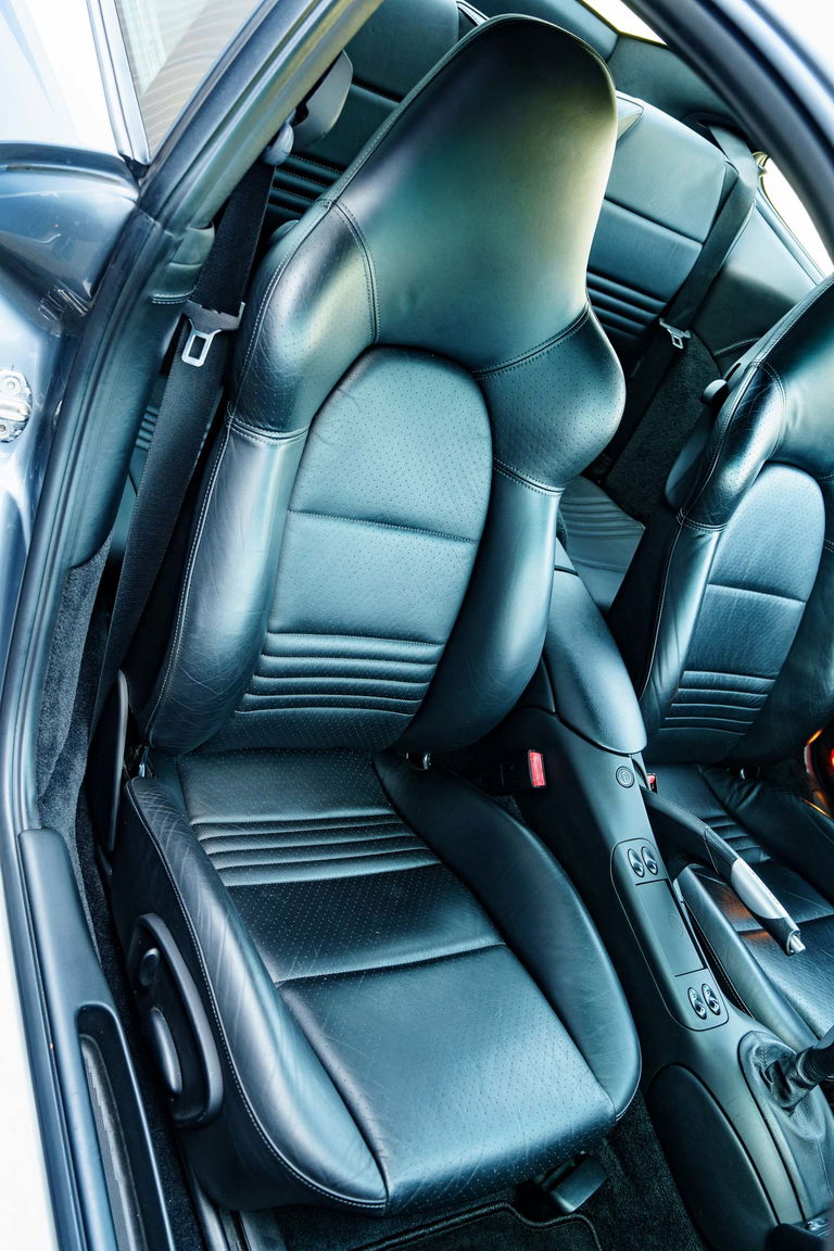 Porsche 996 Carrera 4