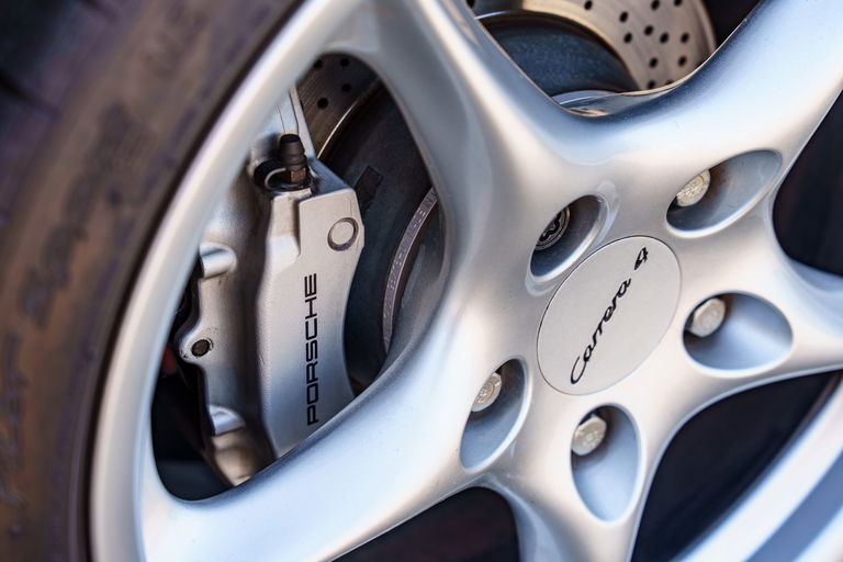 Porsche 996 Carrera 4