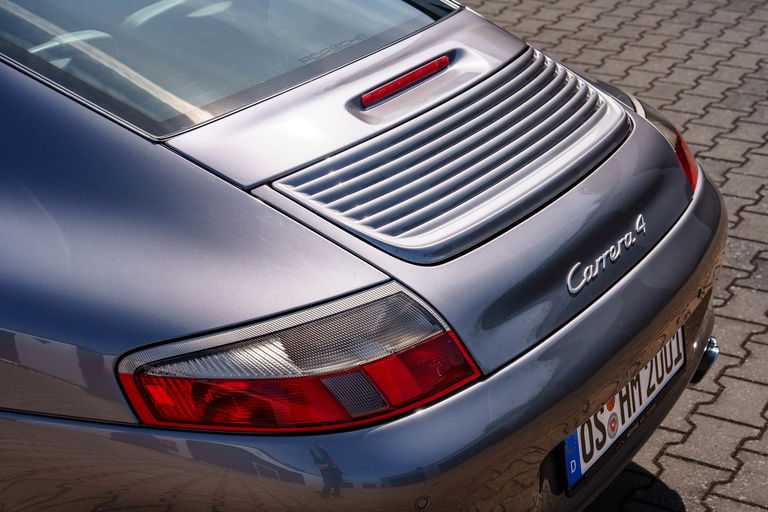 Porsche 996 Carrera 4