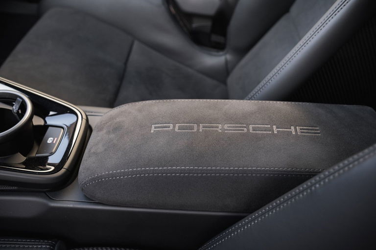 Porsche 992 Carrera GTS