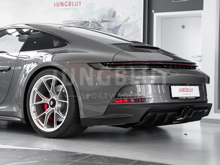 Porsche 992 GT3 Touring