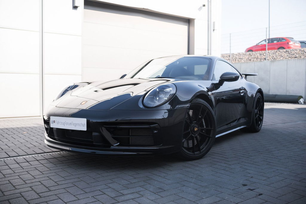 Porsche 992 Carrera GTS