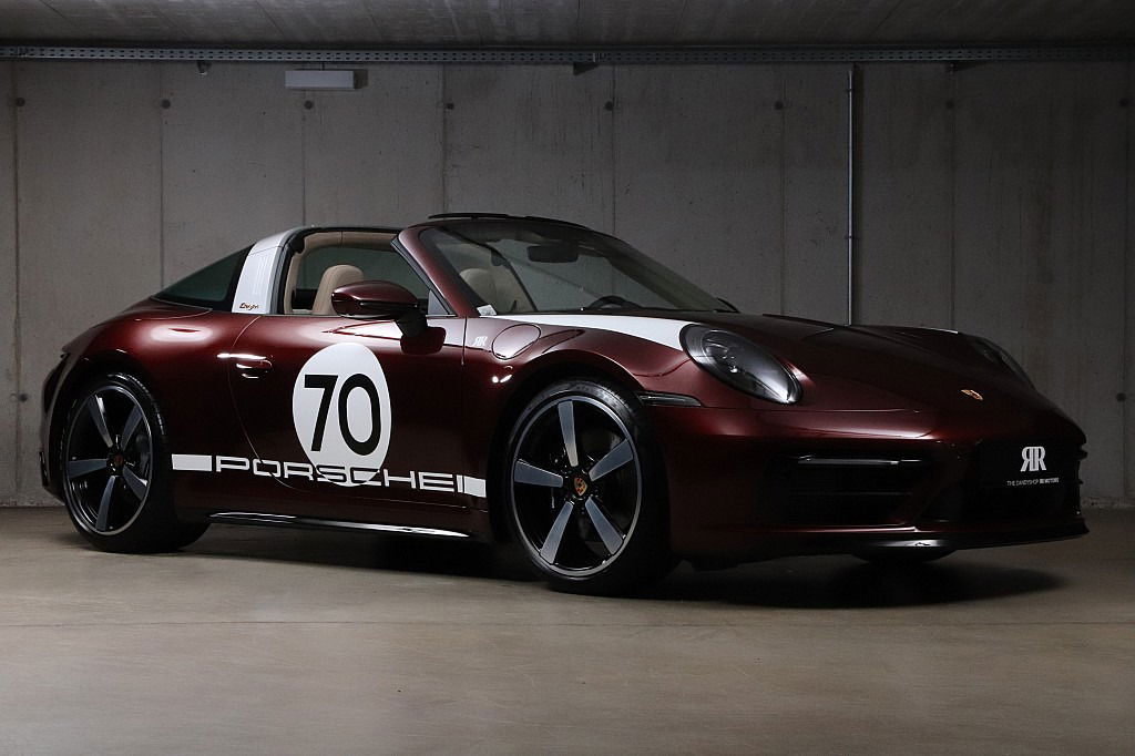 Porsche 992 Heritage Design Edition