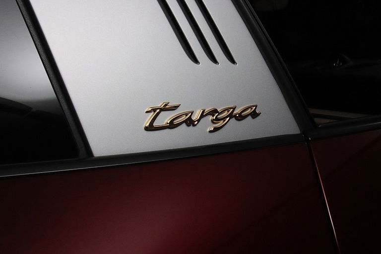 Porsche 992 Heritage Design Edition