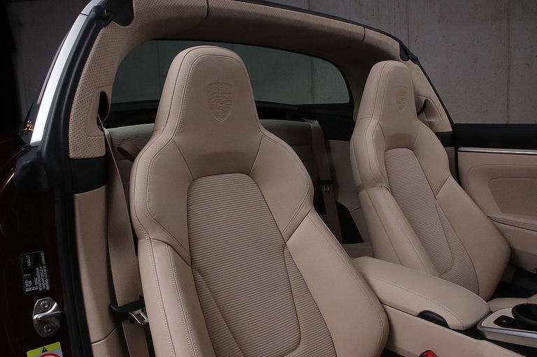 Porsche 992 Heritage Design Edition