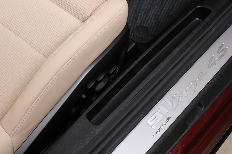 Porsche 992 Heritage Design Edition