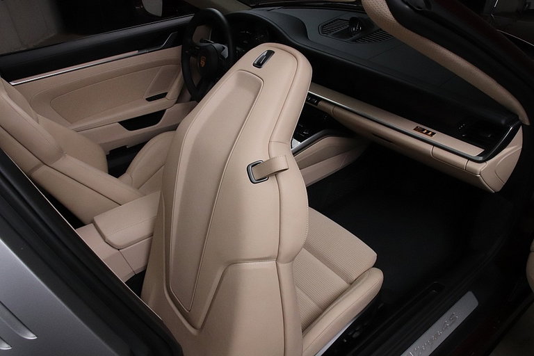 Porsche 992 Heritage Design Edition