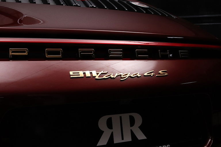 Porsche 992 Heritage Design Edition