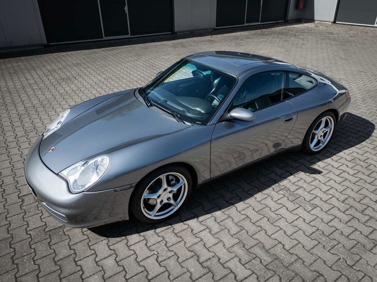 Porsche 996 Carrera 4