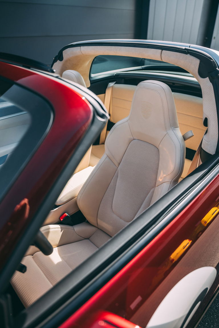 Porsche 992 Heritage Design Edition