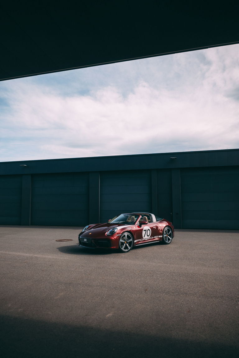 Porsche 992 Heritage Design Edition