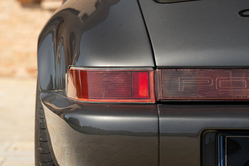 Porsche 964 Carrera 4