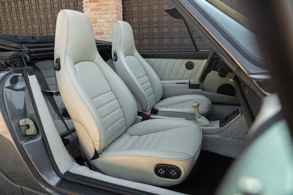 Porsche 964 Carrera 4