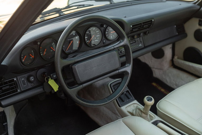 Porsche 964 Carrera 4