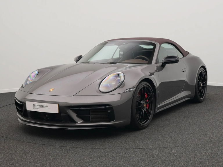 Porsche 992 Carrera 4 GTS