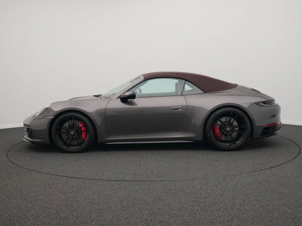 Porsche 992 Carrera 4 GTS