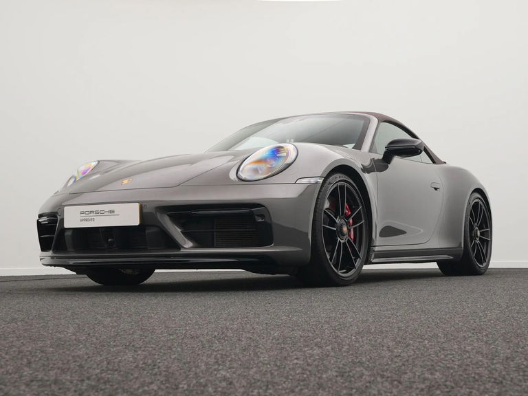 Porsche 992 Carrera 4 GTS