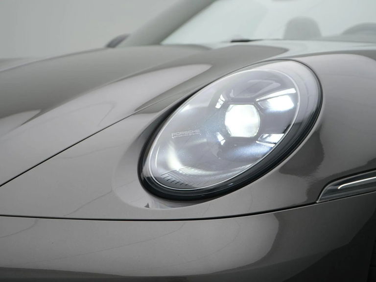 Porsche 992 Carrera 4 GTS