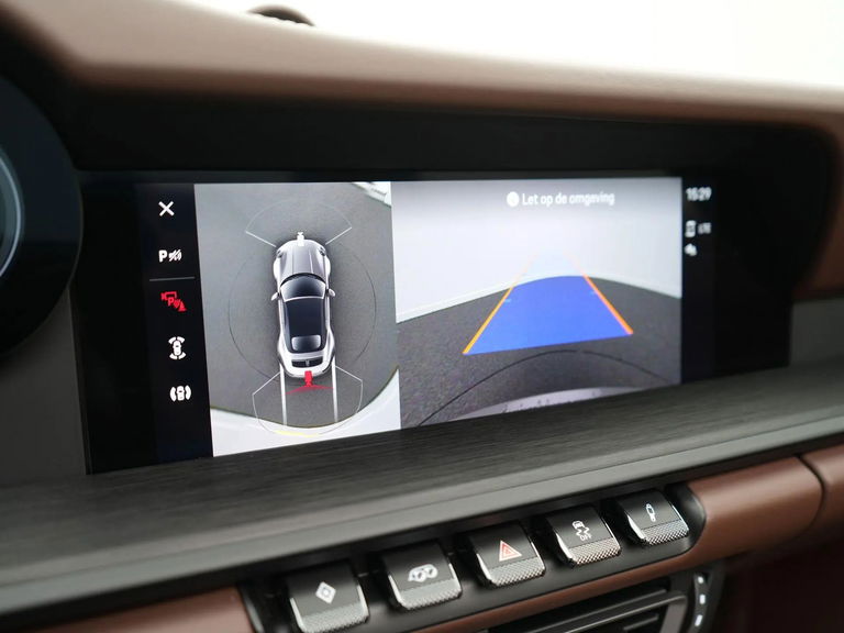 Porsche 992 Carrera 4 GTS