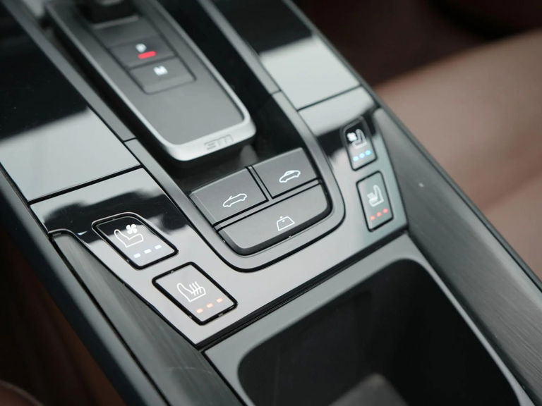 Porsche 992 Carrera 4 GTS