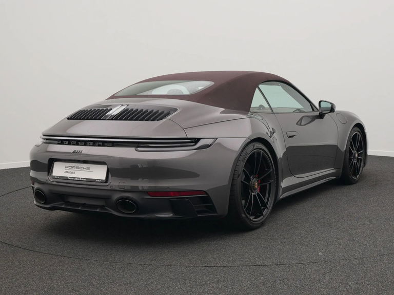 Porsche 992 Carrera 4 GTS