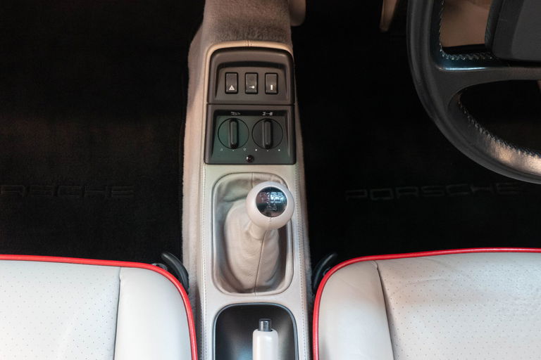 Porsche 964 Carrera 4