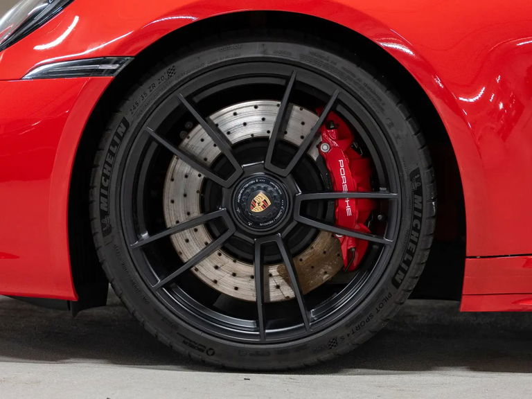 Porsche 992 Carrera GTS