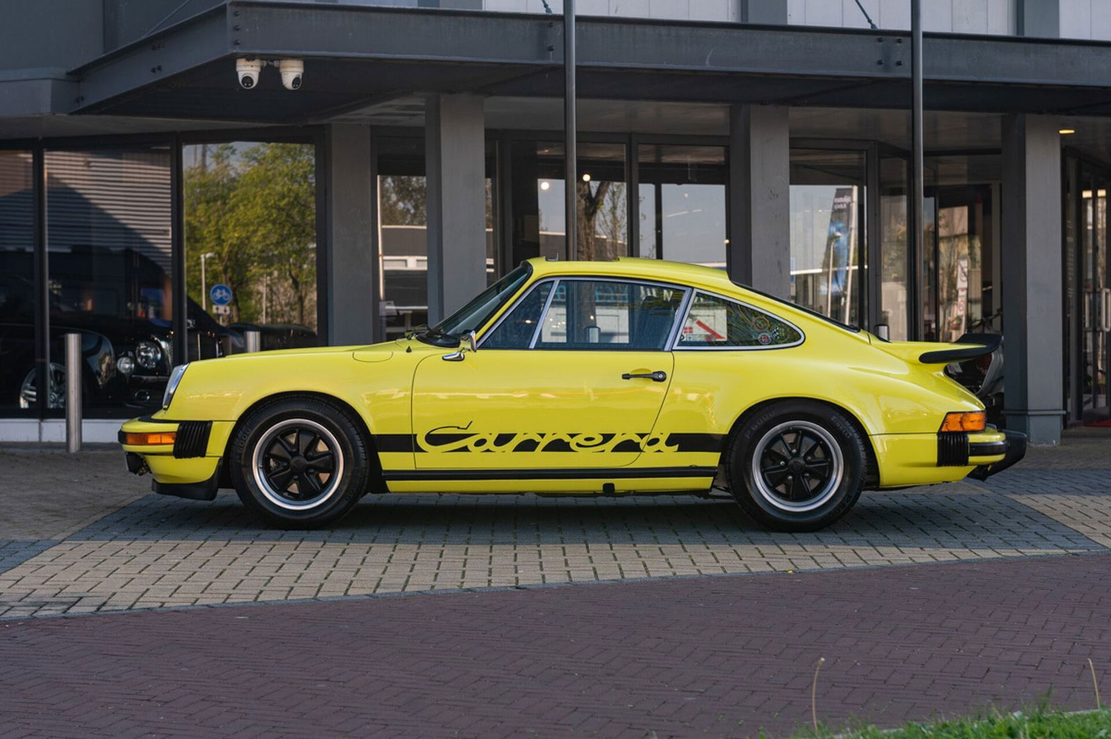Porsche 911 Carrera 