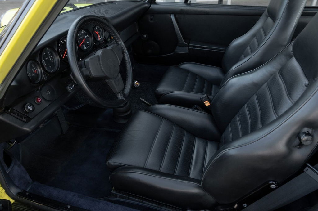 Porsche 911 Carrera (US)