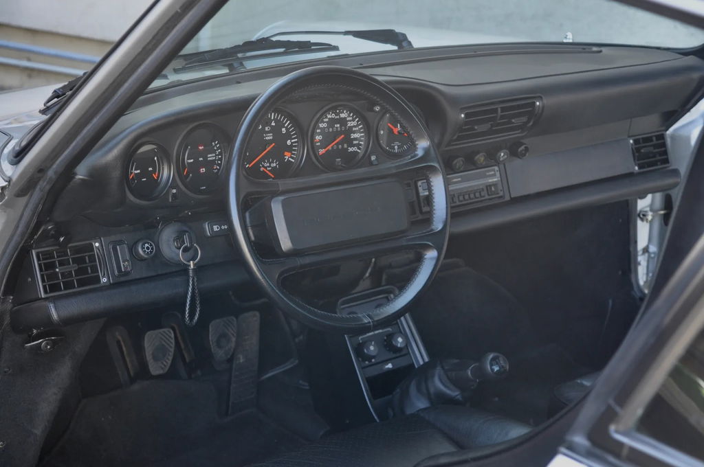 Porsche 911 Turbo 3.3