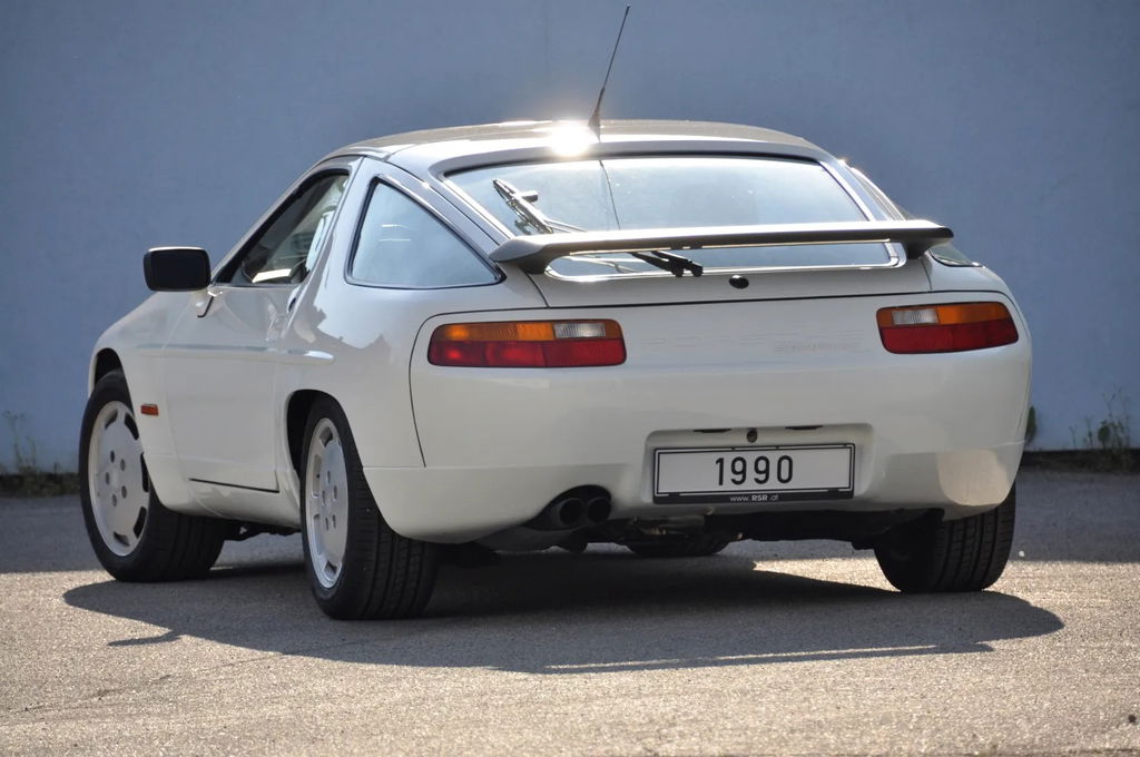 Porsche 928 S4