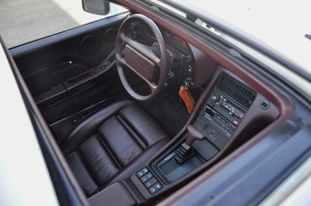 Porsche 928 S4