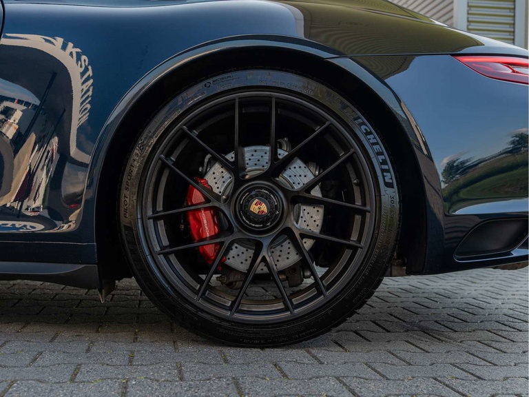 Porsche 991.2 Carrera GTS
