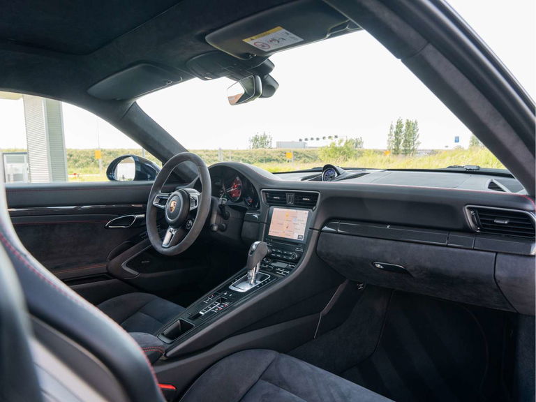 Porsche 991.2 Carrera GTS