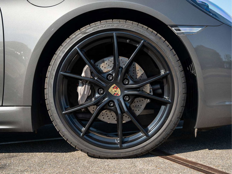 Porsche 718 Cayman