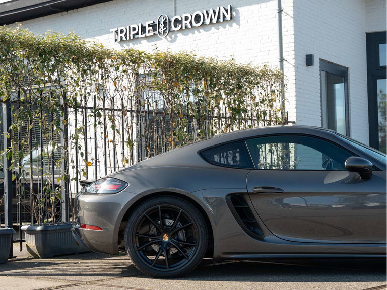 Porsche 718 Cayman