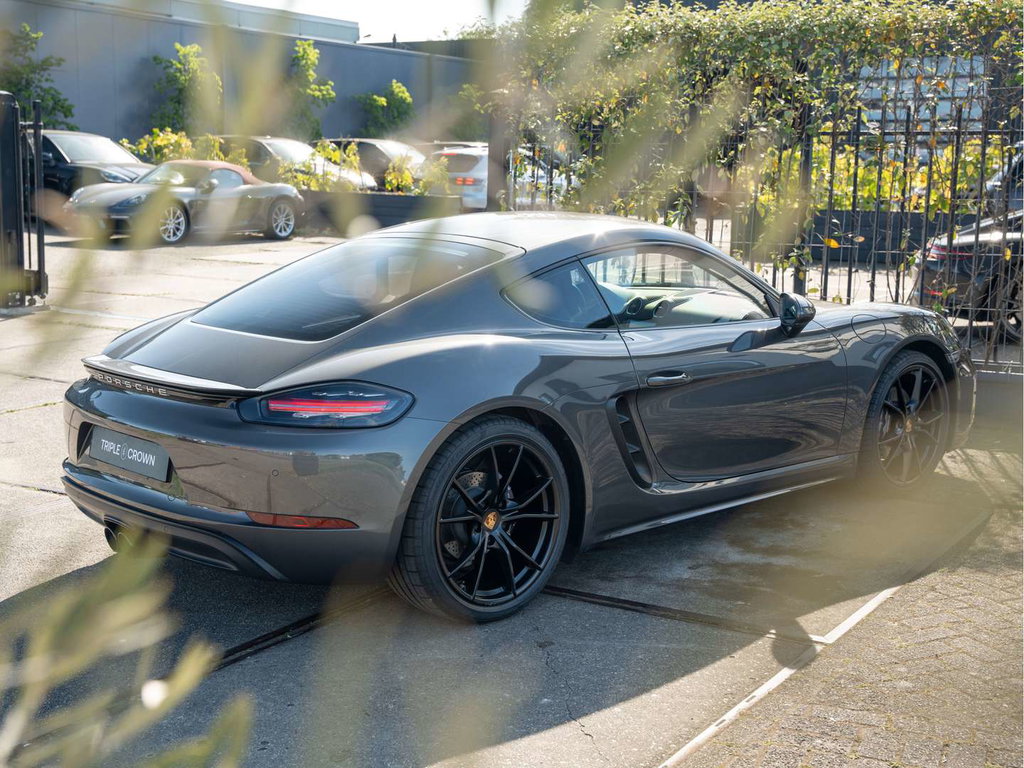Porsche 718 Cayman