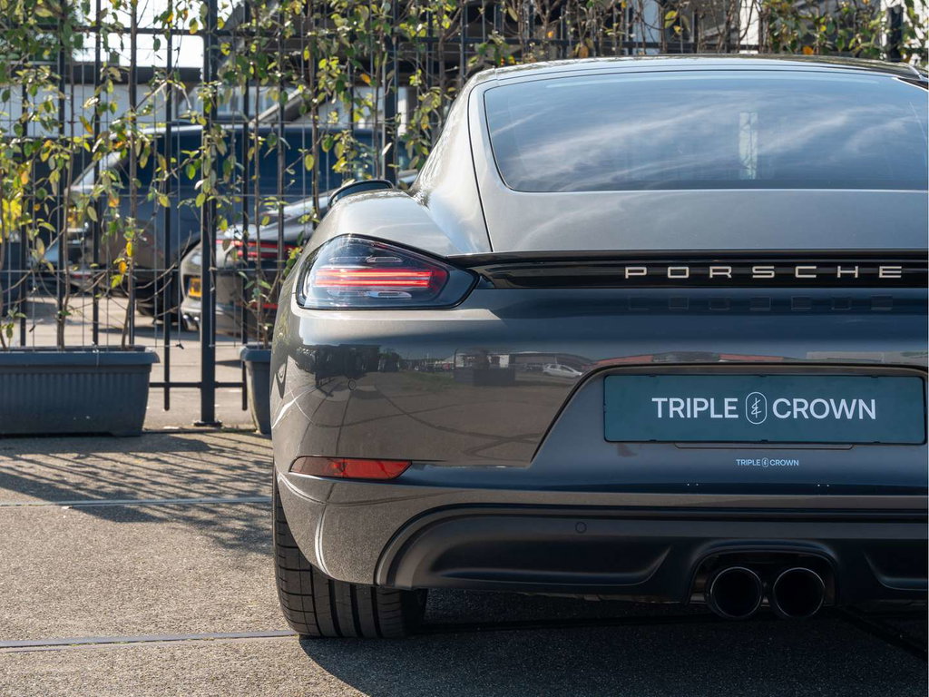 Porsche 718 Cayman