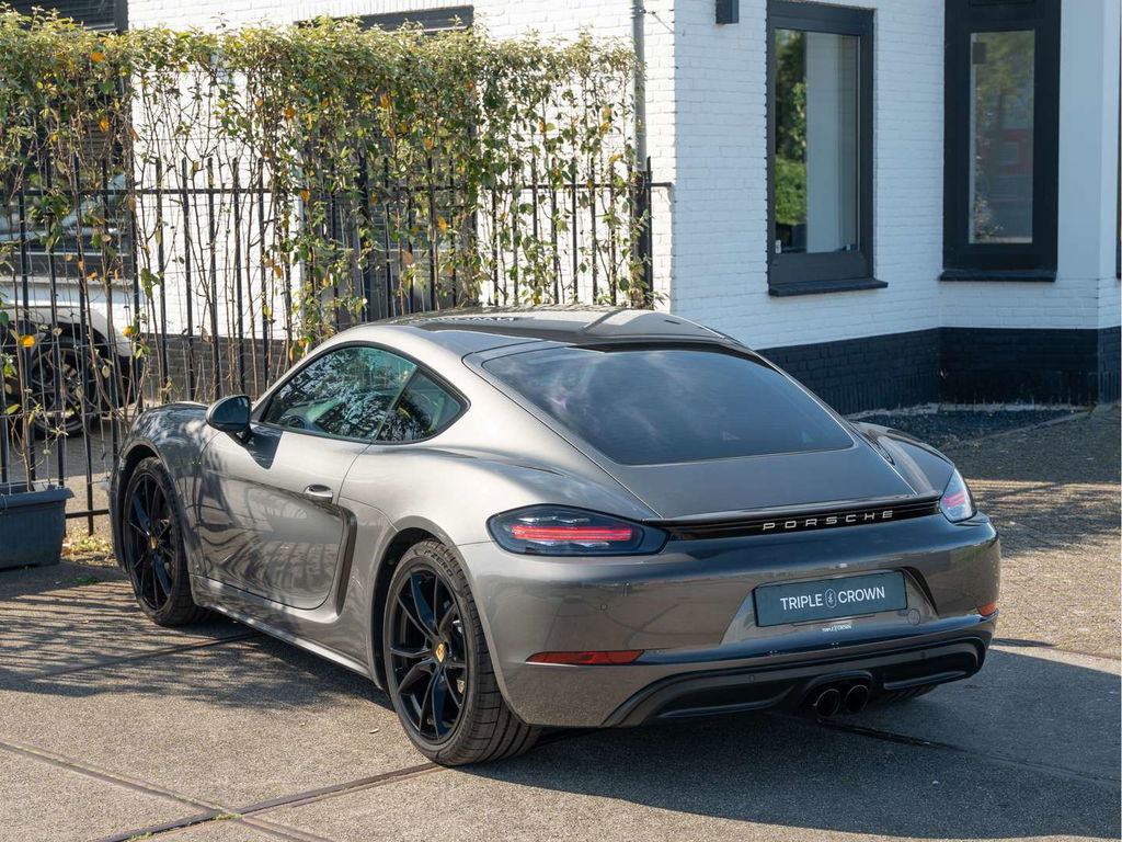Porsche 718 Cayman