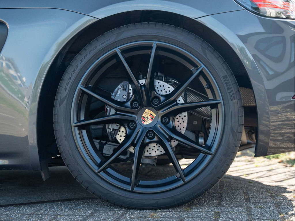 Porsche 718 Cayman