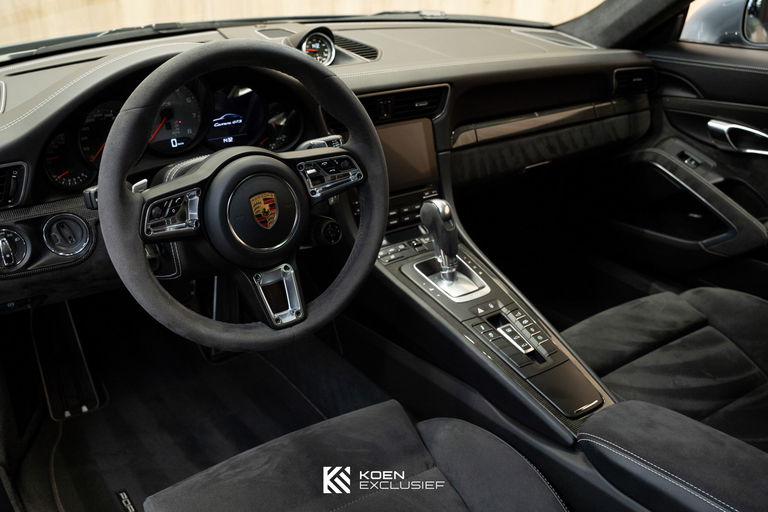 Porsche 991.2 Carrera GTS