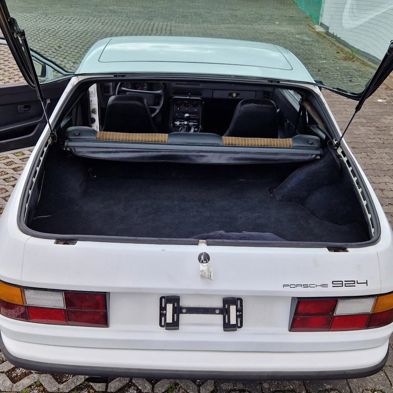 Porsche 924