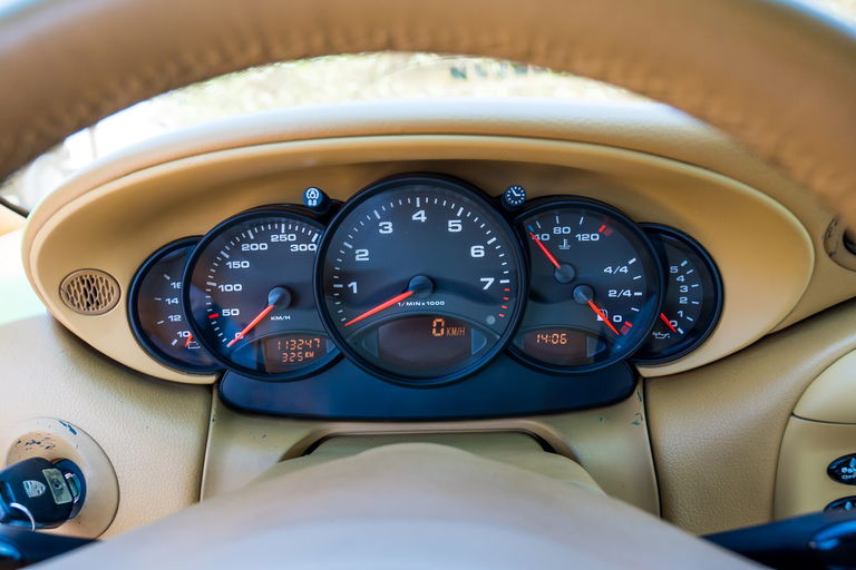 Porsche 996 Carrera 4