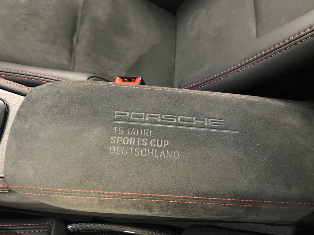 Porsche 718 Cayman GT4