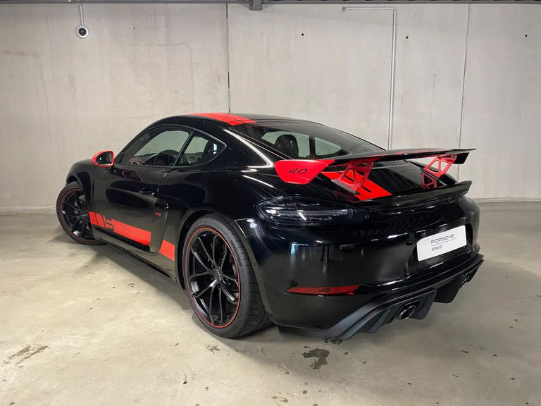 Porsche 718 Cayman GT4