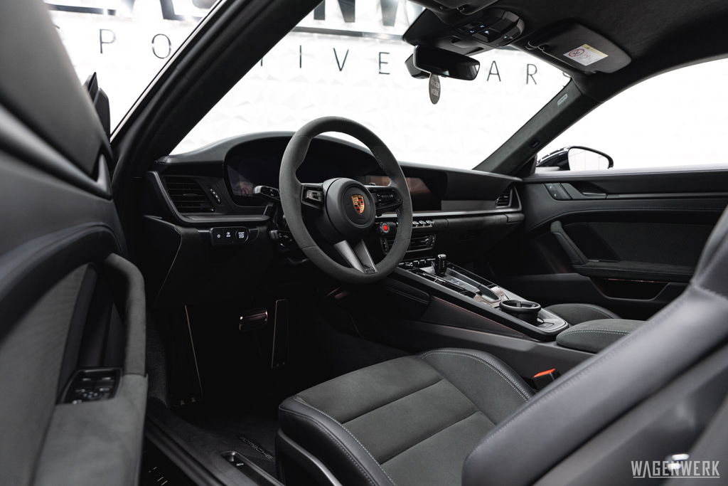 Porsche 992.2 Carrera GTS