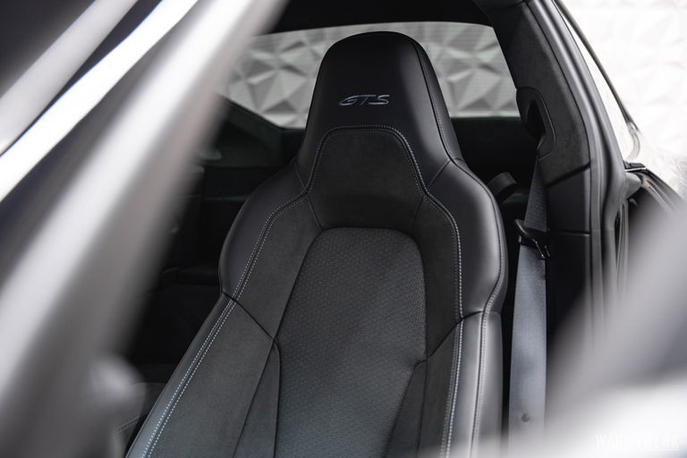 Porsche 992.2 Carrera GTS