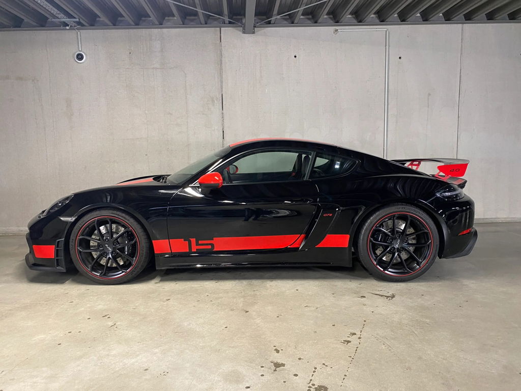 Porsche 718 Cayman GT4